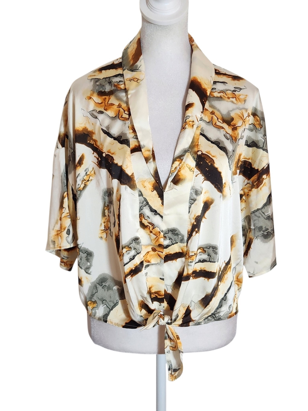 Fashion Nova Cream Satin Print Tie Waist Blouse NWT Size Small